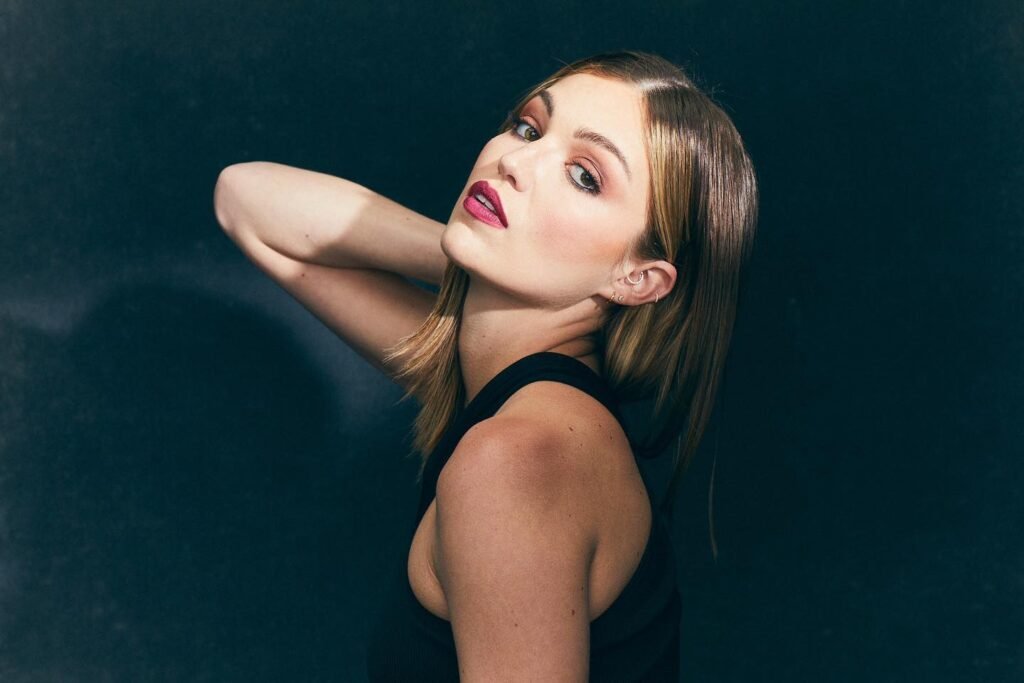 Lili Simmons: Bio, Age, Career, Family & Net Worth
